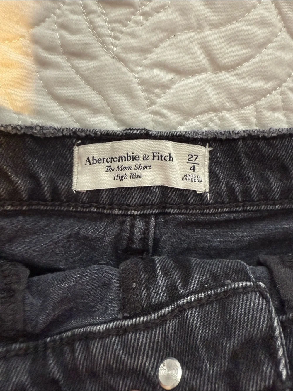 Abercrombie & Fitch Mom Short High Rise Black Distressed Denim Shorts Size 27